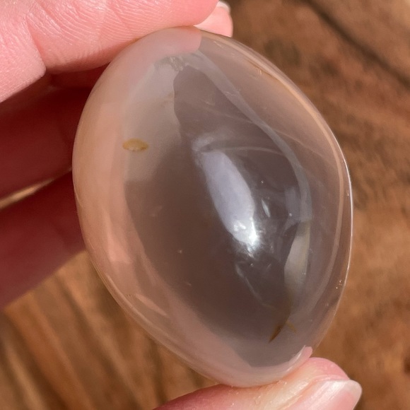 Orca Agate Palm Stone - Picture 16 of 17